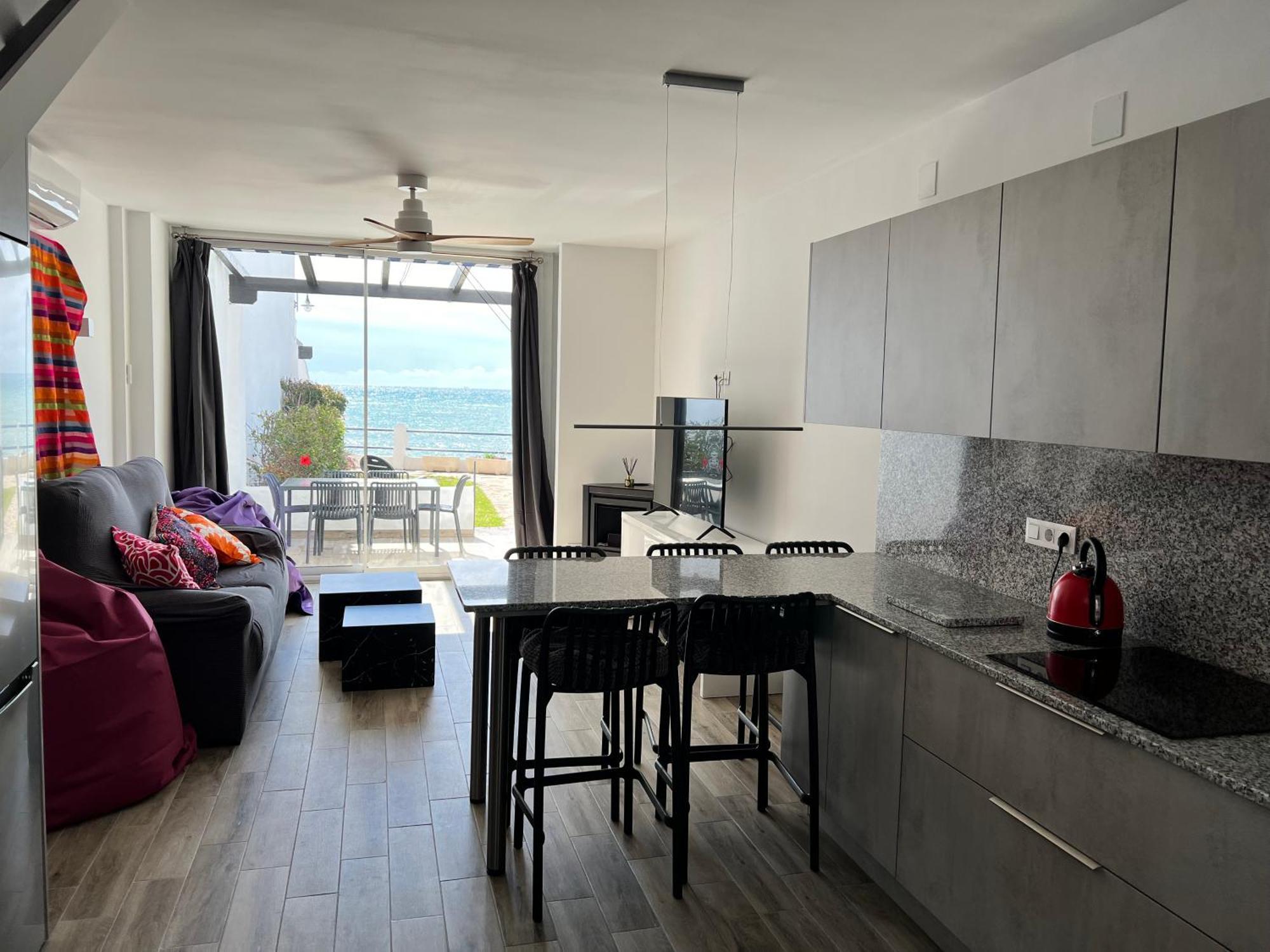Newly Renovated 2 Bedroom Beachfront House Sitio de Calahonda Esterno foto