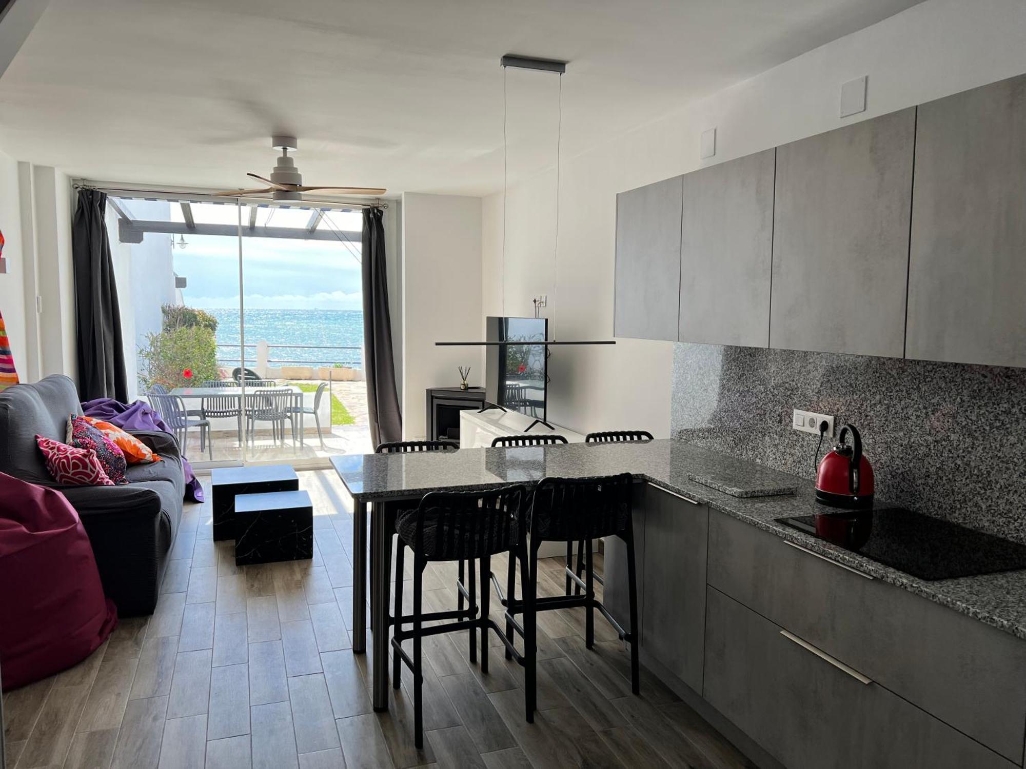 Newly Renovated 2 Bedroom Beachfront House Sitio de Calahonda Esterno foto