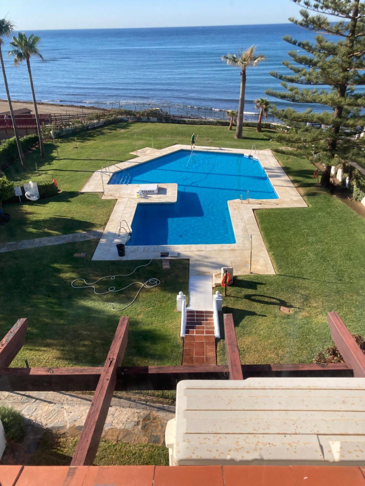 Newly Renovated 2 Bedroom Beachfront House Sitio de Calahonda Esterno foto